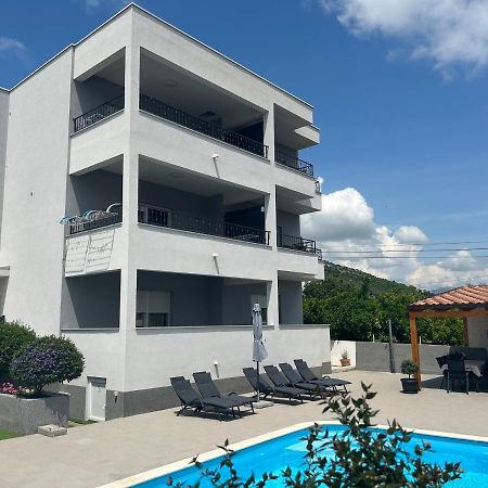 Villa Apartments Aa 1 트로기르 외부 사진